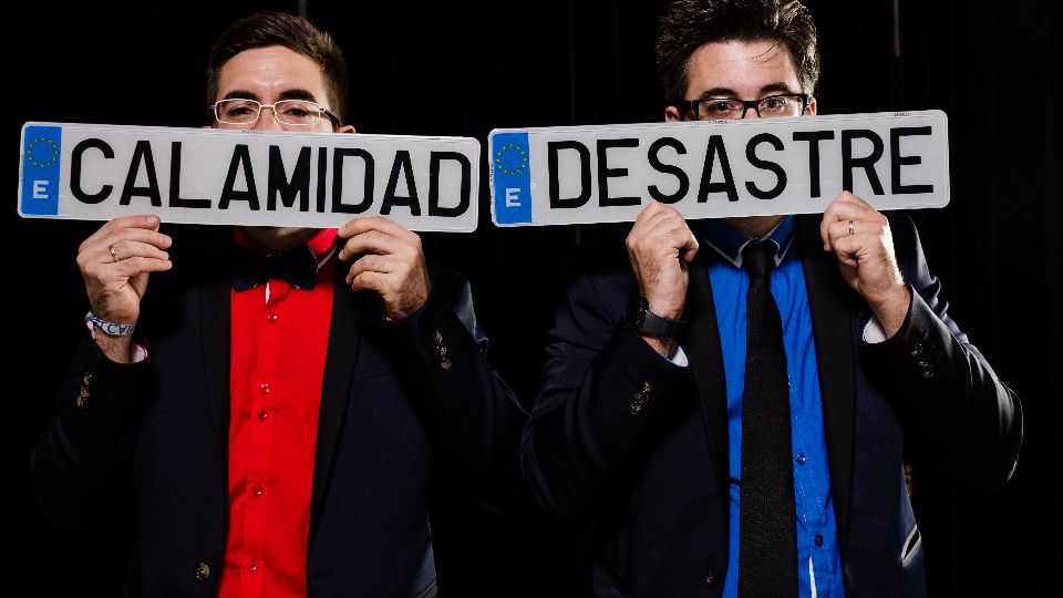 Dos Magos, un Problema: Calamidad - Desastre