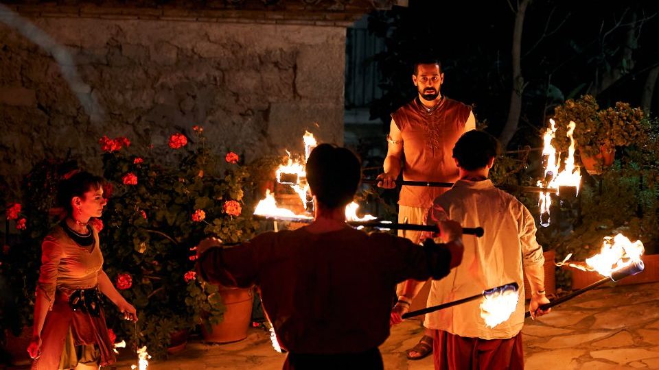 Paseo Escena: Spinish Circo presenta Flama Viva